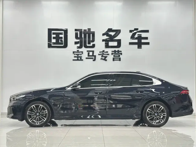 BMW 5 Series — Фото автомобиля 2