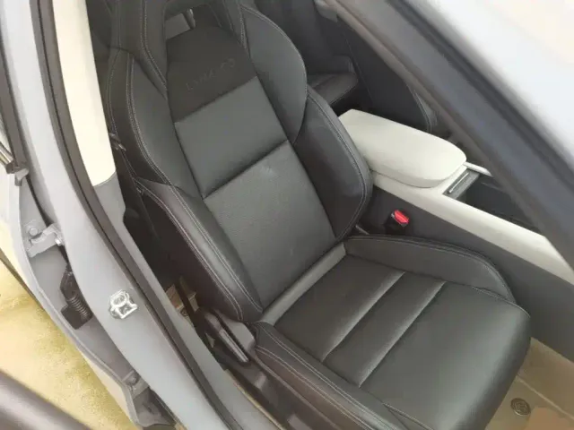 Lynk & Co Lynk & Co 06 EM-P 2023 EM-P 56 Standard Range Pro — Фото автомобиля 24