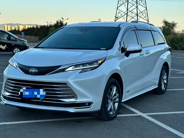 Фотография автомобиля — Toyota Sienna