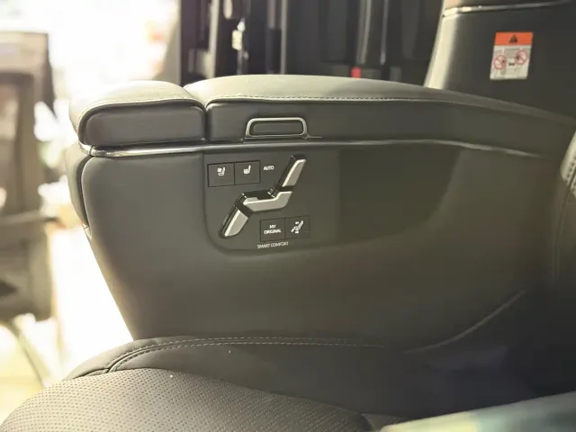 Toyota Alphard — Фото автомобиля 20