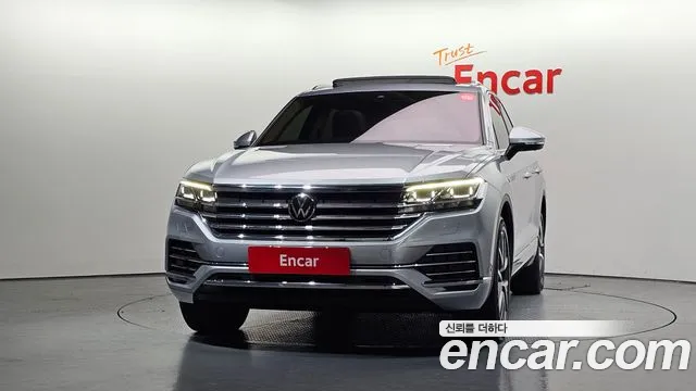 Volkswagen Touareg 3rd Gen — Фото автомобиля 3