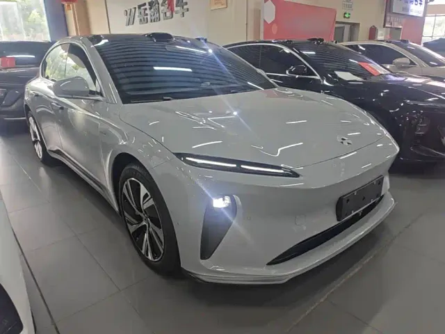 Nio ET5 — Фото автомобиля 3