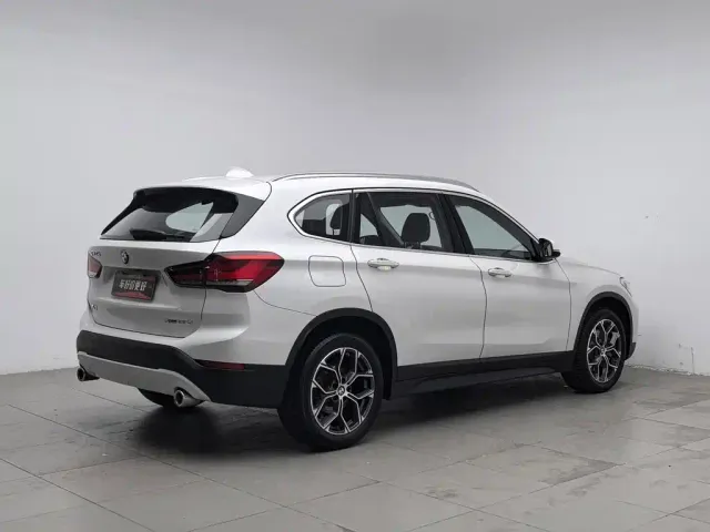BMW X1 — Фото автомобиля 2