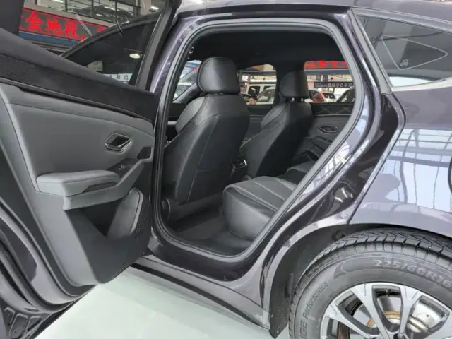 BYD Qin L — Фото автомобиля 8