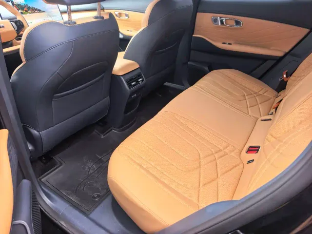 Geely Galaxy Starship 7 EM-i — Фото автомобиля 5