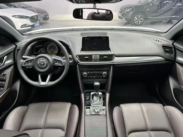 Mazda CX-4 — Фото автомобиля 18