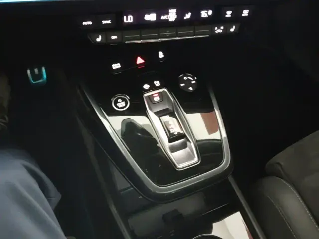 Audi Q4 e-tron — Фото автомобиля 9