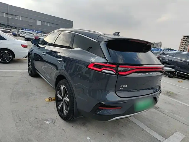 BYD Tang — Фото автомобиля 4