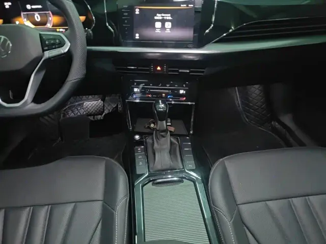 Volkswagen Passat — Фото автомобиля 13