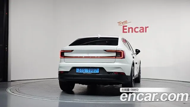 Polestar Polestar 2 — Фото автомобиля 3