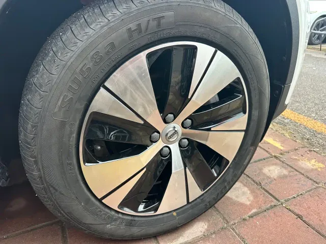 Volvo XC40 — Фото автомобиля 8
