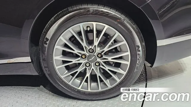 Genesis G80 Бензин 2.5 турбо AWD — Фото автомобиля 5