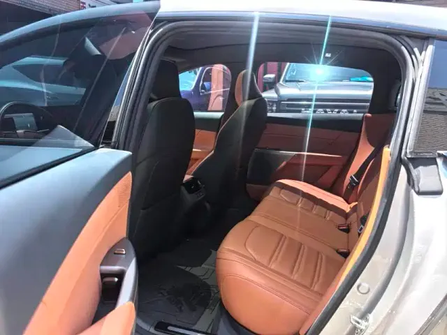 Dongfeng eπ 007 — Фото автомобиля 6