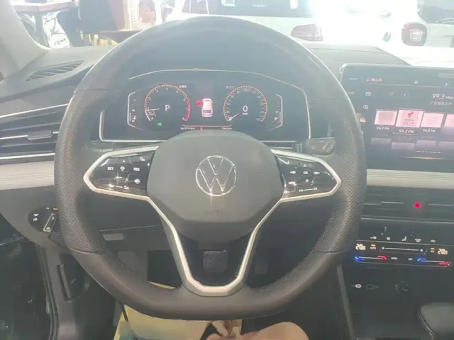Volkswagen Tiguan L — Фото автомобиля 10