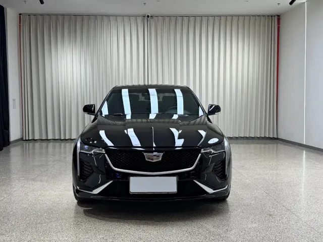 Cadillac CT4 — Фото автомобиля 2