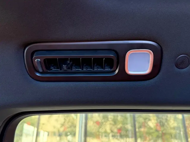 Li Auto L8 — Фото автомобиля 24