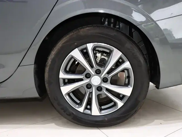 Changan Eado — Фото автомобиля 16