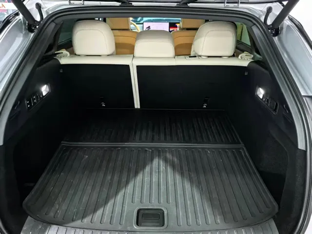 Li Auto i6 — Фото автомобиля 17