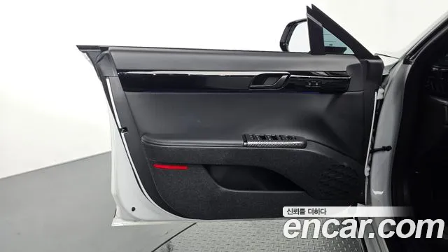 Hyundai Grandeur GN7 — Фото автомобиля 13