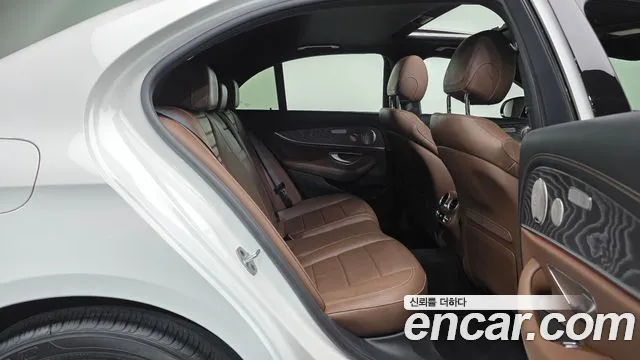 Mercedes-Benz E-Class W213 — Фото автомобиля 12