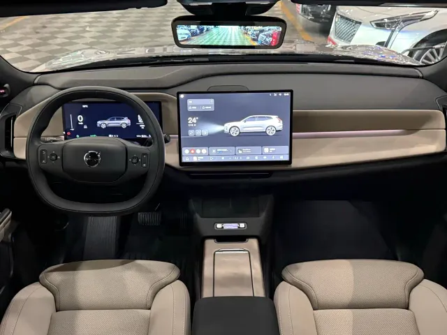 Volvo XC70 Plug-in Hybrid — Фото автомобиля 7