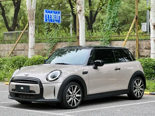 Фотография автомобиля — MINI Hatch