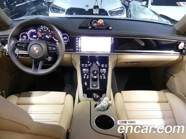 Porsche Panamera — Фото автомобиля 12