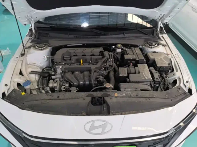 Hyundai Elantra — Фото автомобиля 19