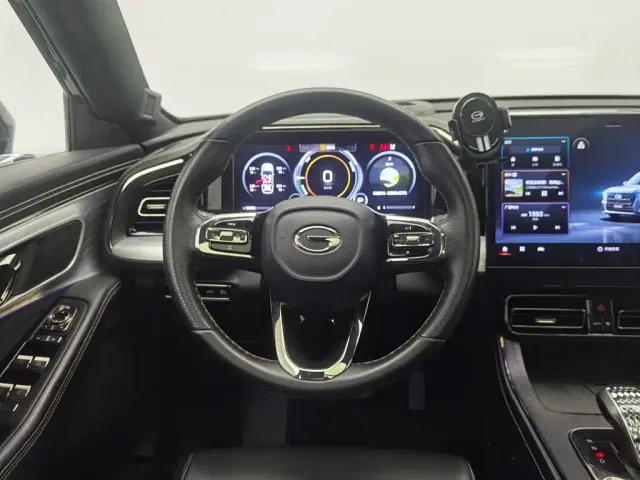 GAC Trumpchi GS8 — Фото автомобиля 11
