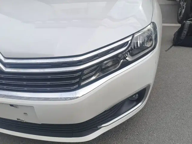Citroen C6 — Фото автомобиля 23