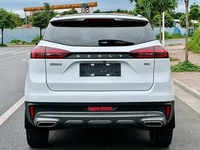Geely Boyue — Фото автомобиля 5