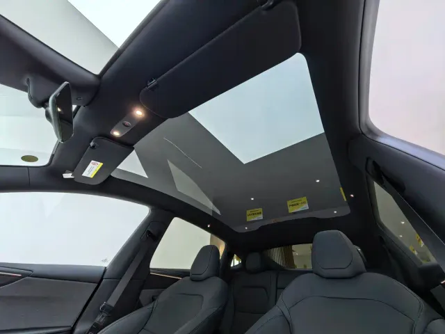 Tesla Model Y — Фото автомобиля 6