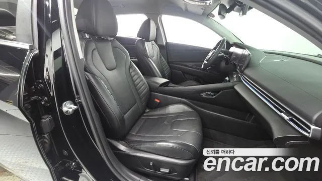 Hyundai Avante CN7 — Фото автомобиля 16