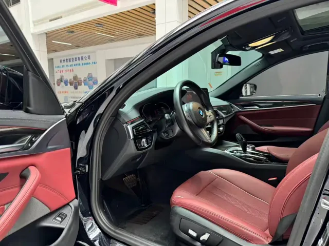 BMW 5 Series — Фото автомобиля 9