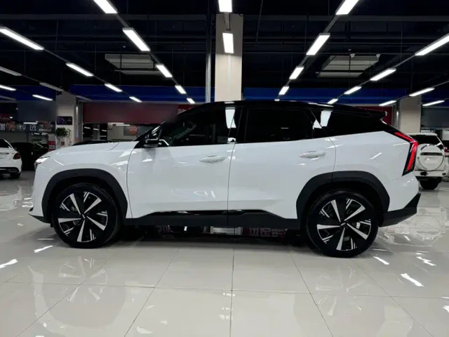 Geely Boyue L — Фото автомобиля 18