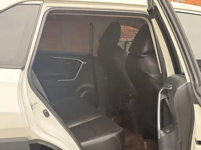 Toyota RAV4 — Фото автомобиля 13