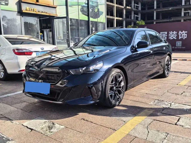 Фотография автомобиля — BMW 5 Series