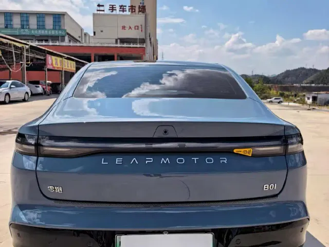 Leapmotor B01 — Фото автомобиля 8