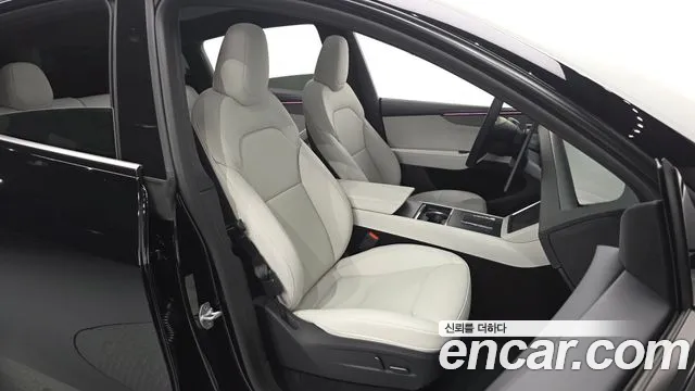 Tesla Model Y — Фото автомобиля 16