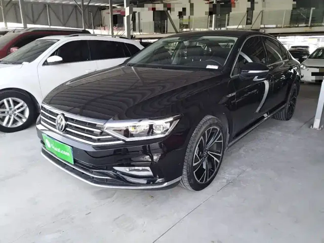 Фотография автомобиля — Volkswagen Magotan