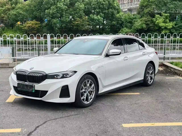 Фотография автомобиля — BMW i3
