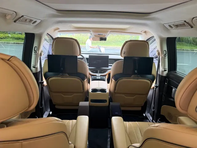 Denza Denza D9 2024 DM-i 980 AWD Flagship — Фото автомобиля 6