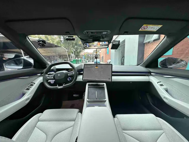 Xpeng P7 — Фото автомобиля 6