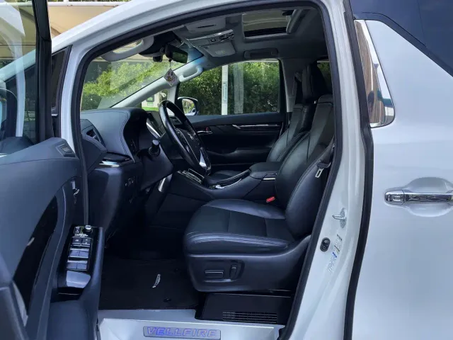 Toyota Vellfire — Фото автомобиля 8