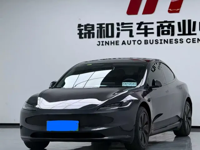 Фотография автомобиля — Tesla Model 3