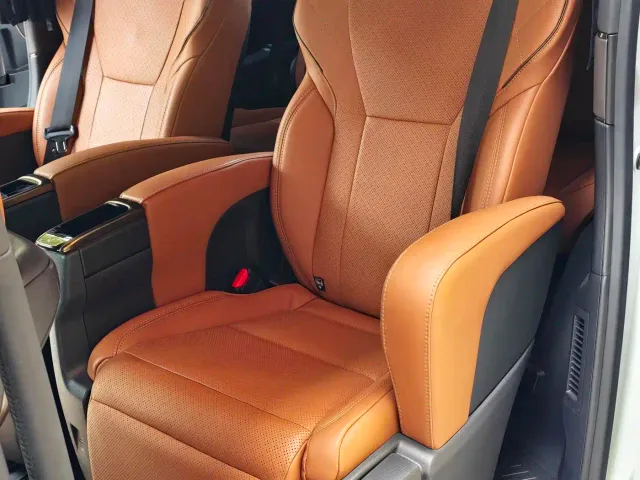 Toyota Vellfire — Фото автомобиля 8