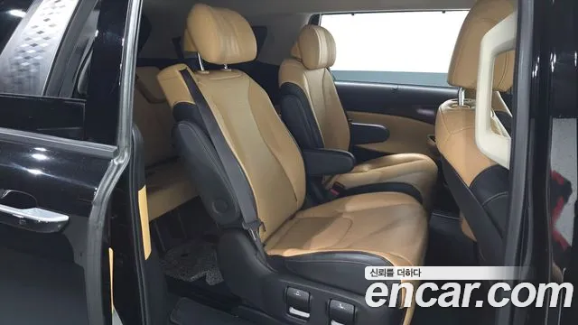 Kia Canival Carnival 4 поколение Бензин 7 мест Signature — Фото автомобиля 11