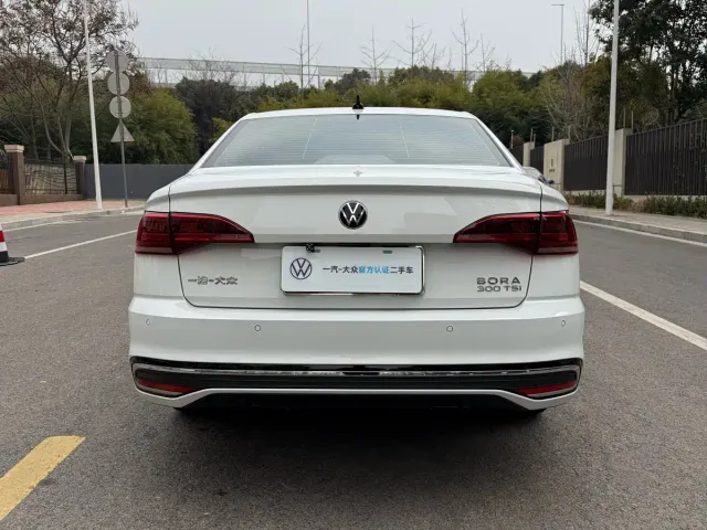 Volkswagen Bora — Фото автомобиля 9