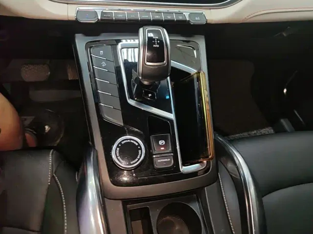 Geely Boyue — Фото автомобиля 13
