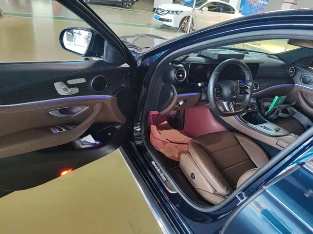 Mercedes-Benz E-Class — Фото автомобиля 15